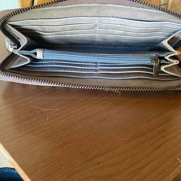 DuDu Zip Around Wallet - Picture 4 of 6